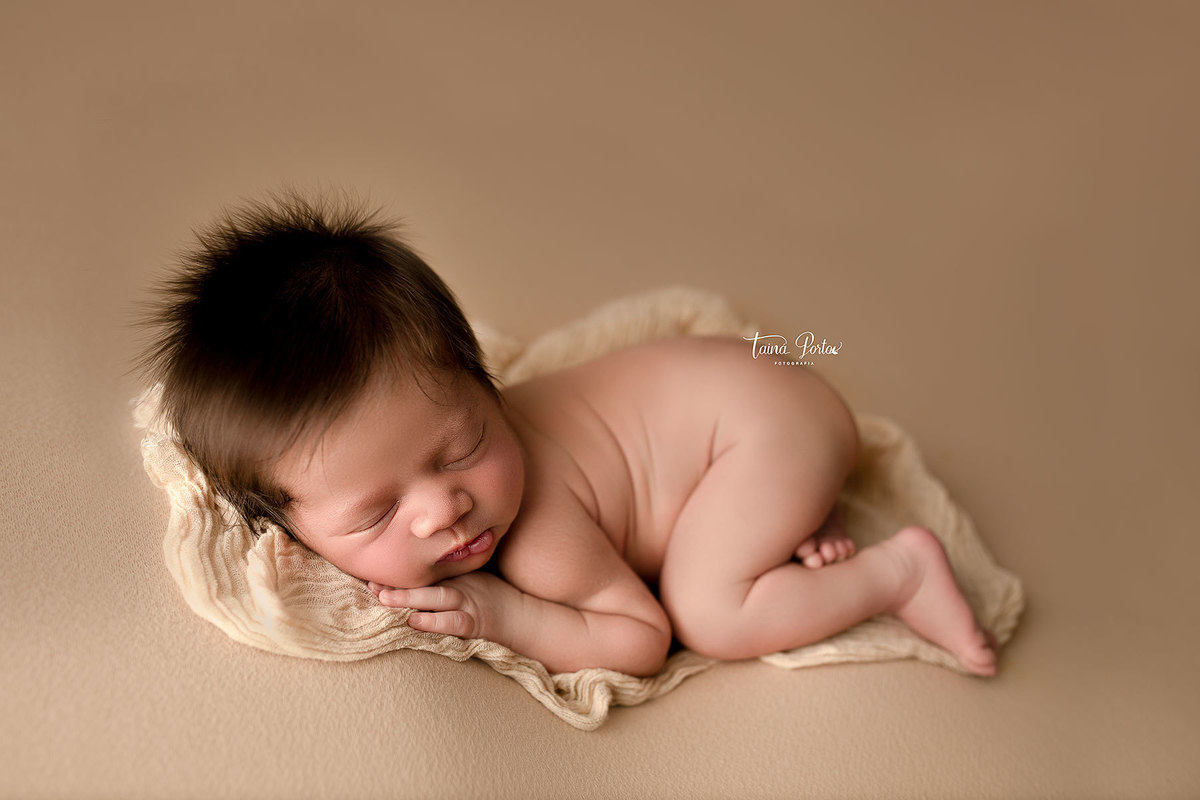 ensaionewborncuritiba,newborncuritiba,fotosderecemnascido,recemnascidoscuritba,fotografanewborncuritba,booknewborncuritiba,fotografanewborn,newborn,tainaportofotografia,tainaportofotografianewborn