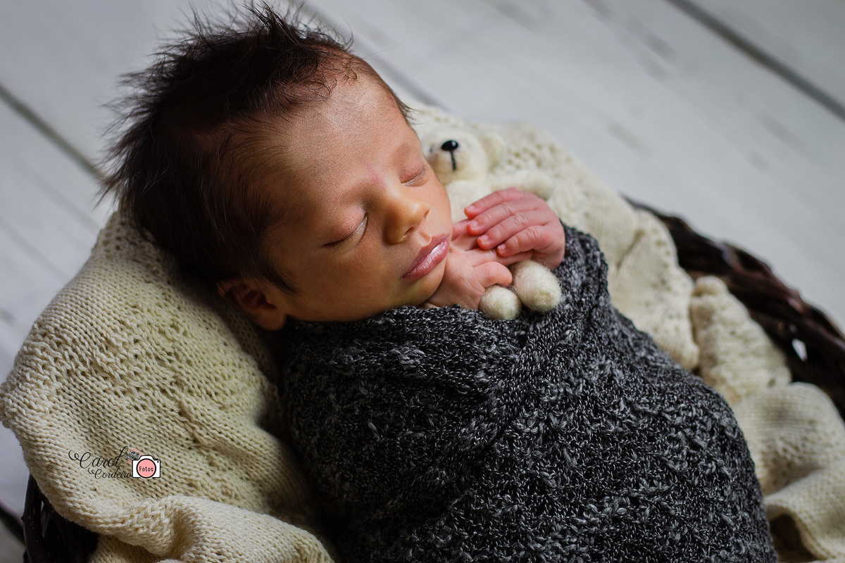 Imagem capa - O que levar para a sessão newborn? por Carol Cordeiro