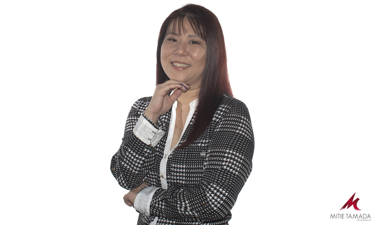 Dra. Celina Yamao - Advogada, Contabilista e Escritora