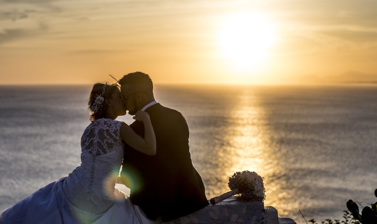 #ensaioarraialdocabo #felipesaldanha #felipesaldanhafotografia #fotografobh #fotografobelohorizonte #fotografomg #trashthedress #ensaiocasal #savethedate #fotografocasamentos #ensaionapraia