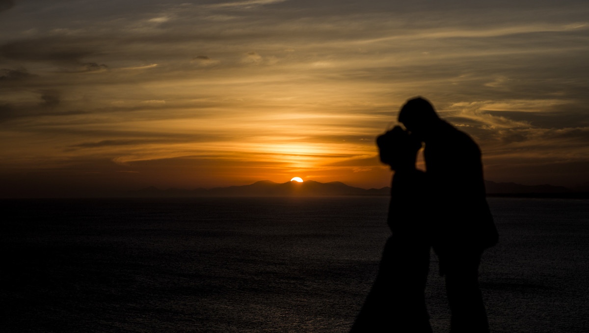 #ensaioarraialdocabo #felipesaldanha #felipesaldanhafotografia #fotografobh #fotografobelohorizonte #fotografomg #trashthedress #ensaiocasal #savethedate #fotografocasamentos #ensaionapraia