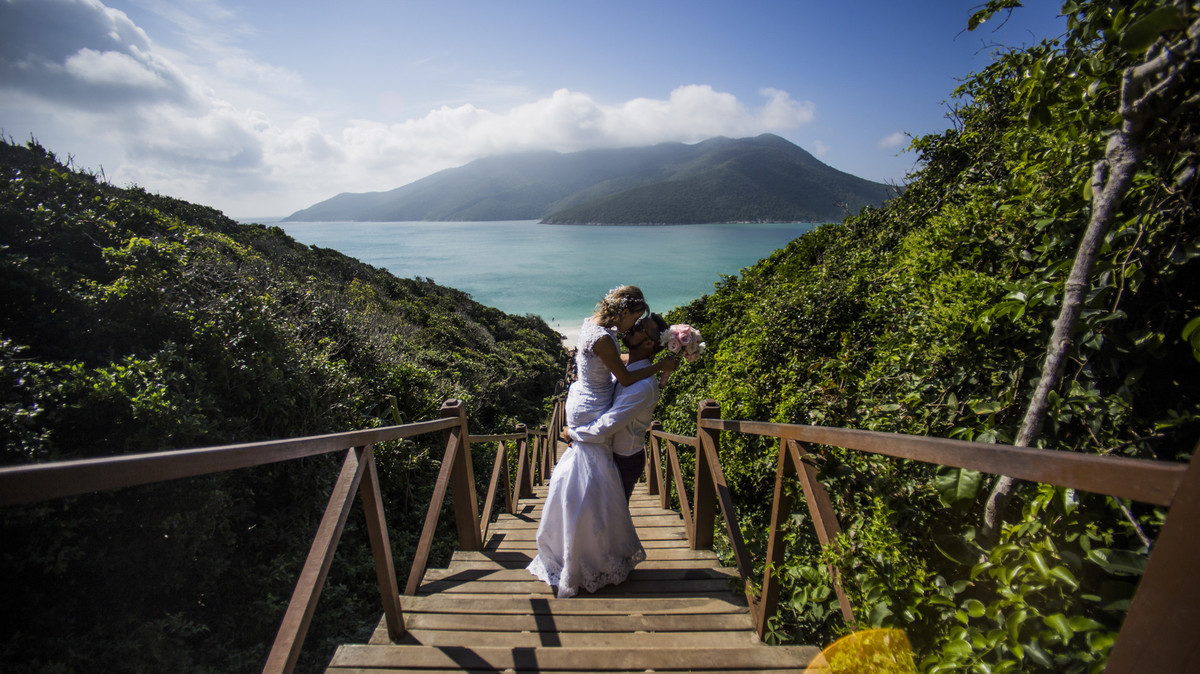 #ensaioarraialdocabo #felipesaldanha #felipesaldanhafotografia #fotografobh #fotografobelohorizonte #fotografomg #trashthedress #ensaiocasal #savethedate #fotografocasamentos #ensaionapraia