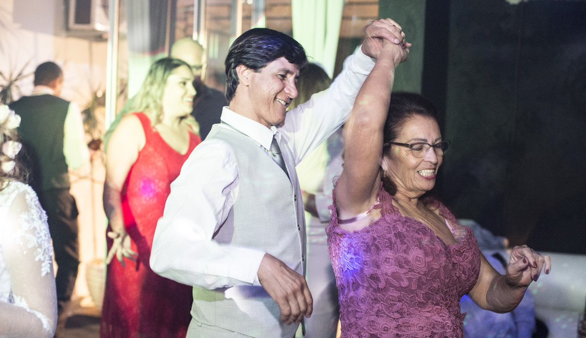 #fotografiacasamento #felipesaldanha #felipesaldanhafotografia #fotografobh #fotografobelohorizonte #fotografomg #trashthedress #ensaiocasal #savethedate #fotografocasamentos #diadenoiva