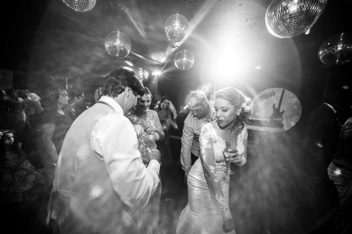 #fotografiacasamento #felipesaldanha #felipesaldanhafotografia #fotografobh #fotografobelohorizonte #fotografomg #trashthedress #ensaiocasal #savethedate #fotografocasamentos #diadenoiva