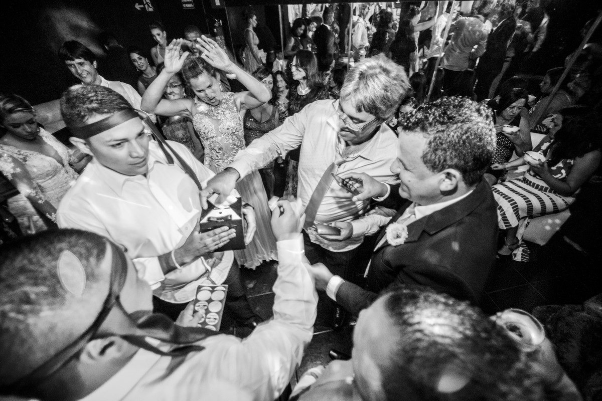 #fotografiacasamento #felipesaldanha #felipesaldanhafotografia #fotografobh #fotografobelohorizonte #fotografomg #trashthedress #ensaiocasal #savethedate #fotografocasamentos #diadenoiva