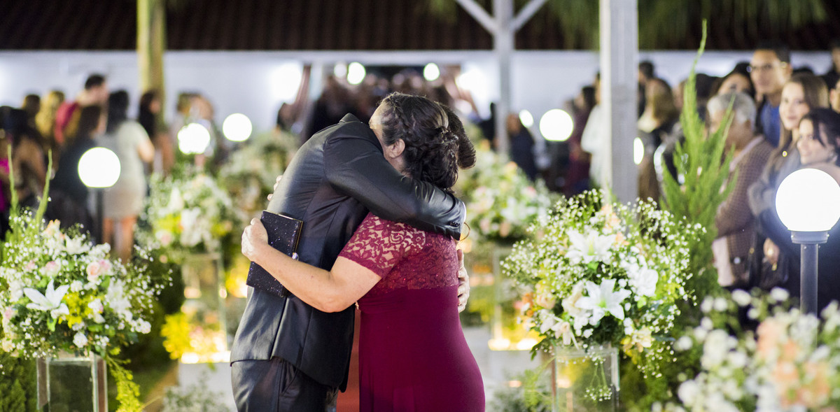 #fotografiacasamento #felipesaldanha #felipesaldanhafotografia #fotografobh #fotografobelohorizonte #fotografomg #diadenoiva #ensaiocasal #savethedate #fotografocasamentos #fotolinda #amor