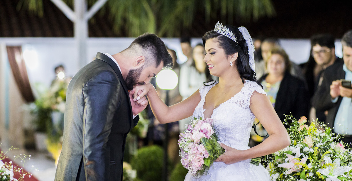 #fotografiacasamento #felipesaldanha #felipesaldanhafotografia #fotografobh #fotografobelohorizonte #fotografomg #diadenoiva #ensaiocasal #savethedate #fotografocasamentos #fotolinda #amor