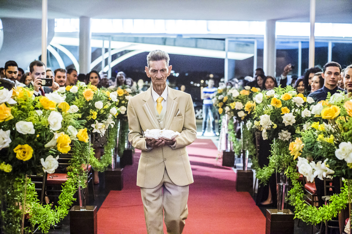 #fotografiacasamento #felipesaldanha #felipesaldanhafotografia #fotografobh #fotografobelohorizonte #fotografomg #ensaioromantico  #ensaiocasal #savethedate #fotografocasamentos #fotolinda #amor