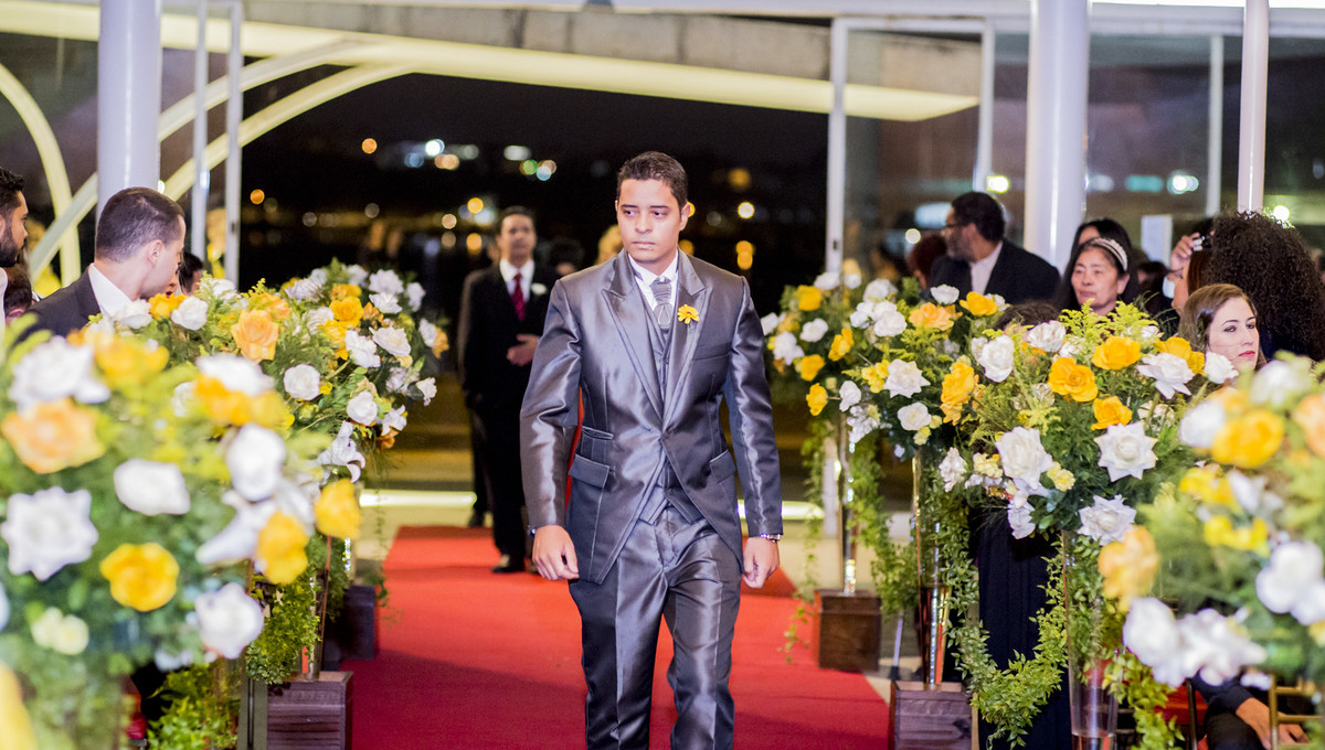 #fotografiacasamento #felipesaldanha #felipesaldanhafotografia #fotografobh #fotografobelohorizonte #fotografomg #ensaioromantico  #ensaiocasal #savethedate #fotografocasamentos #fotolinda #amor