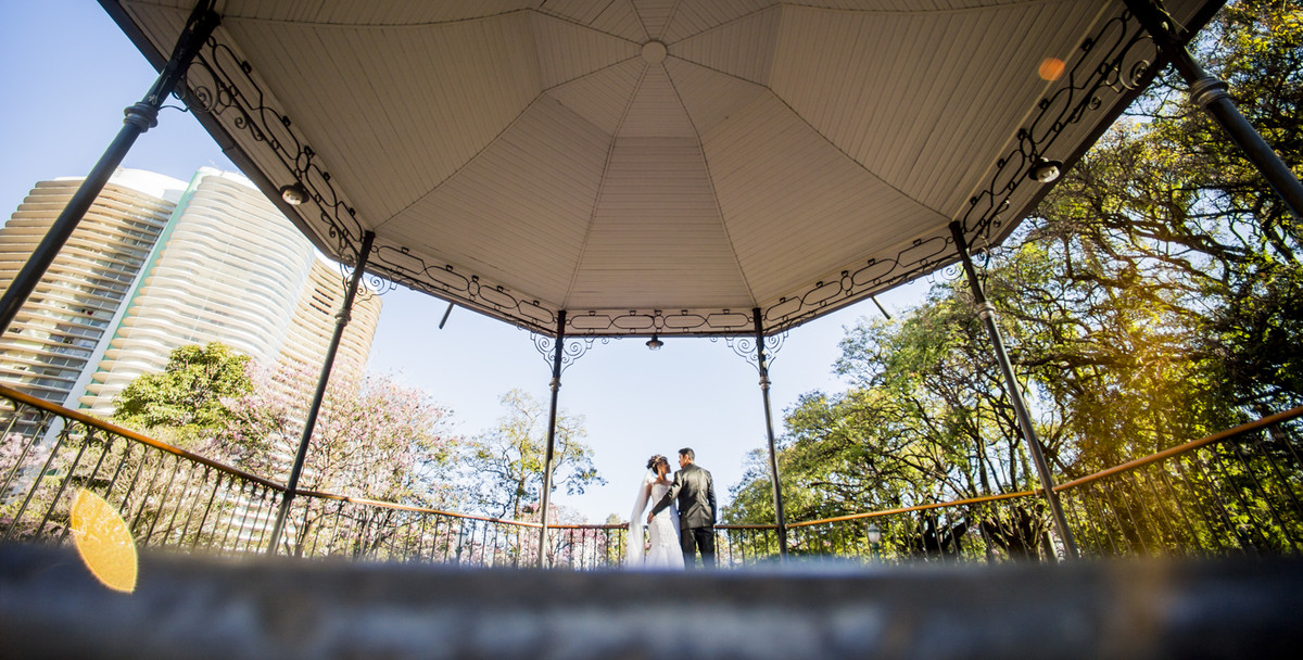 #ensaiopraçaliberdade #felipesaldanha #felipesaldanhafotografia #fotografobh #fotografobelohorizonte #fotografomg #ensaioromantico  #ensaiocasal #savethedate #fotografocasamentos #fotolinda #amor