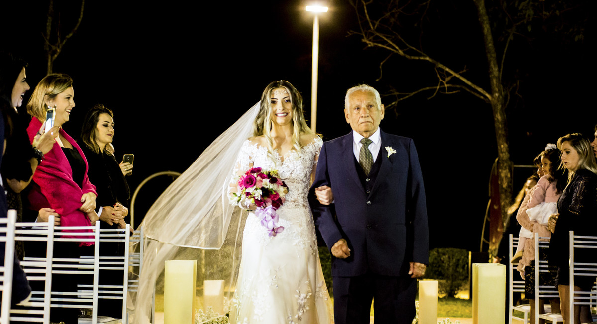 #fotografiacasamentos #felipesaldanha #felipesaldanhafotografia #fotografobh #fotografobelohorizonte #fotografomg #ensaioromantico  #ensaiocasal #savethedate #fotografocasamentos #fotolinda #amor