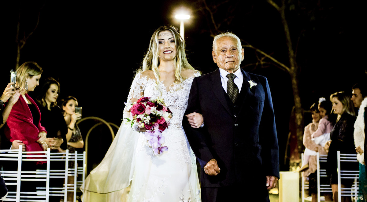 #fotografiacasamentos #felipesaldanha #felipesaldanhafotografia #fotografobh #fotografobelohorizonte #fotografomg #ensaioromantico  #ensaiocasal #savethedate #fotografocasamentos #fotolinda #amor