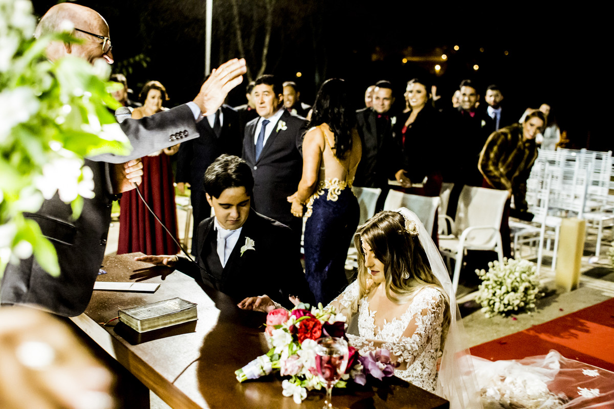 #fotografiacasamentos #felipesaldanha #felipesaldanhafotografia #fotografobh #fotografobelohorizonte #fotografomg #ensaioromantico  #ensaiocasal #savethedate #fotografocasamentos #fotolinda #amor