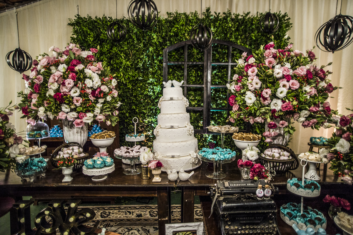 #felipesaldanha #felipesaldanhafotografia #ensaionoivos #fotografobh #fotografobelohorizonte #fotografomg #valeverde #fotografobh #ensaiocasal #savethedate #fotografocasamentos #fotolinda #amor