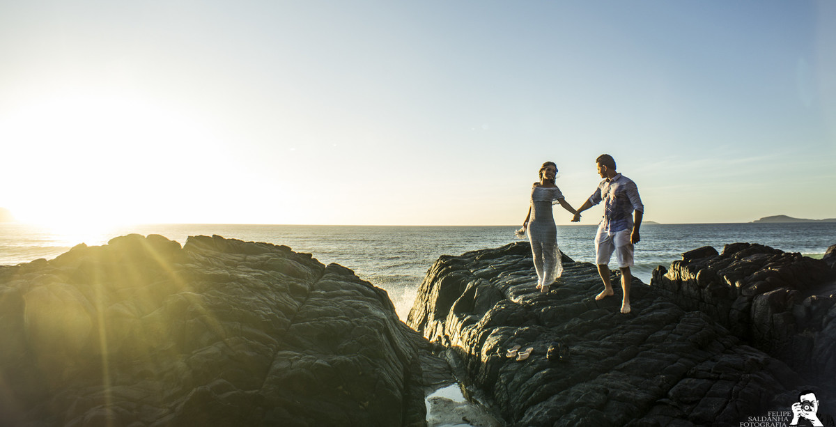 #fotografocasamentos #felipesaldanha #felipesaldanhafotografia #fotografobh #fotografobelohorizonte #ensaioarraialdocabo #trashthedress #ensaiocasal #savethedate #fotografocasamentos #ensaionapraia