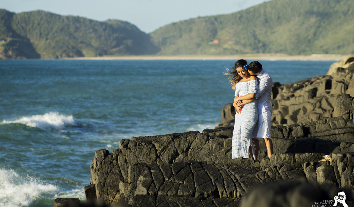 #fotografocasamentos #felipesaldanha #felipesaldanhafotografia #fotografobh #fotografobelohorizonte #ensaioarraialdocabo #trashthedress #ensaiocasal #savethedate #fotografocasamentos #ensaionapraia