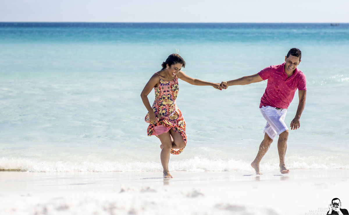 #fotografocasamentos #felipesaldanha #felipesaldanhafotografia #fotografobh #fotografobelohorizonte #ensaioarraialdocabo #trashthedress #ensaiocasal #savethedate #fotografocasamentos #ensaionapraia