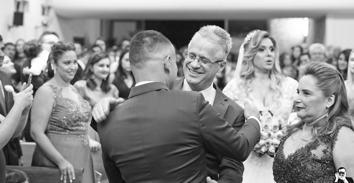 #fotografocasamentos #felipesaldanha #felipesaldanhafotografia #fotografobh #fotografobelohorizonte #fotografomg #trashthedress #ensaiocasal #savethedate #fotografocasamentos #casamentorico