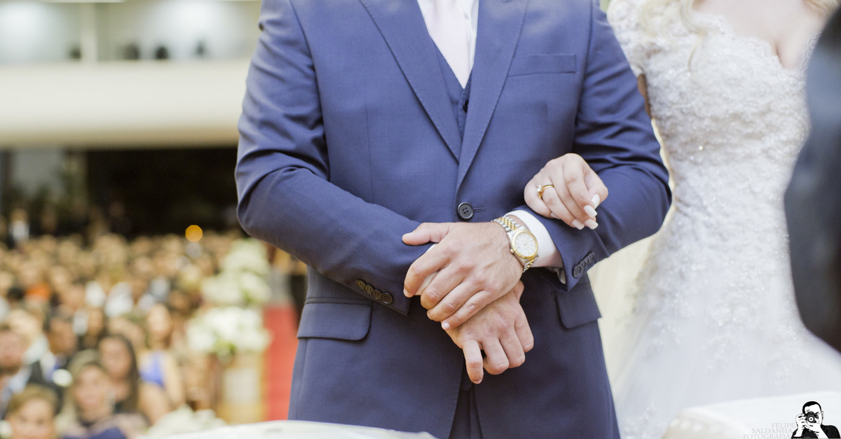 #fotografocasamentos #felipesaldanha #felipesaldanhafotografia #fotografobh #fotografobelohorizonte #fotografomg #trashthedress #ensaiocasal #savethedate #fotografocasamentos #casamentorico