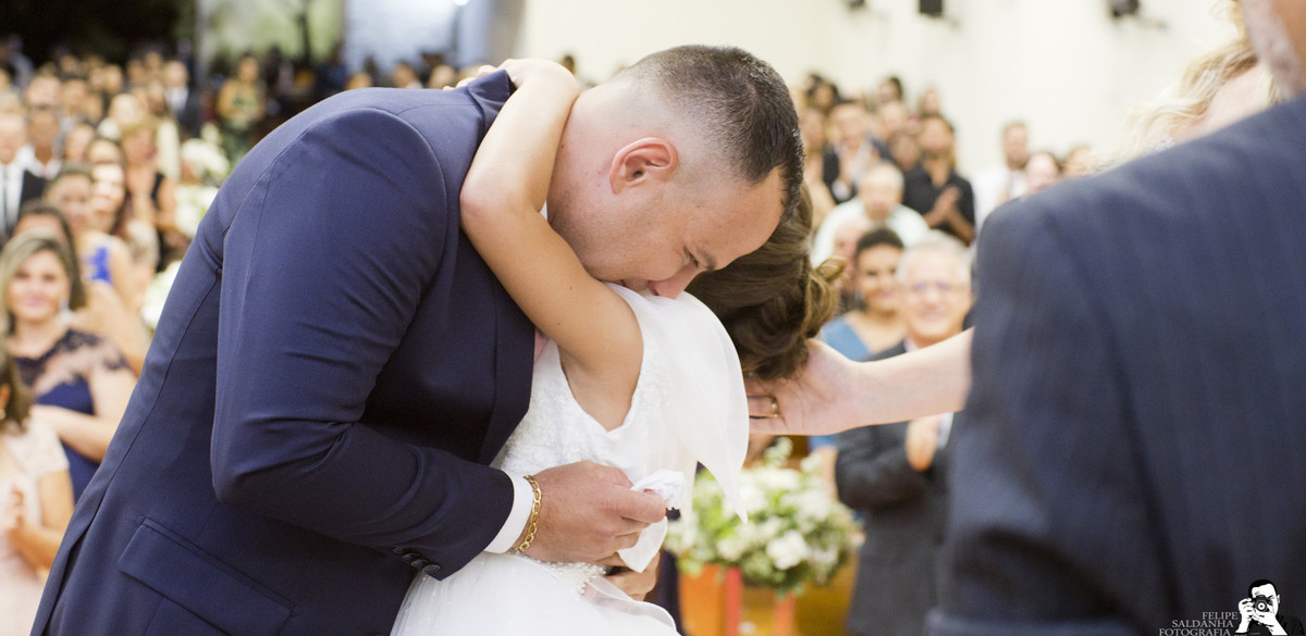 #fotografocasamentos #felipesaldanha #felipesaldanhafotografia #fotografobh #fotografobelohorizonte #fotografomg #trashthedress #ensaiocasal #savethedate #fotografocasamentos #casamentorico