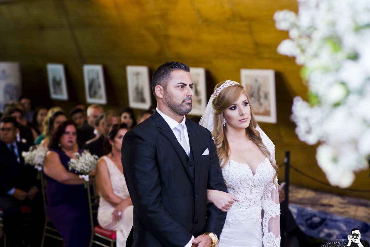 #fotografocasamentos #felipesaldanha #felipesaldanhafotografia #fotografobh #fotografobelohorizonte #fotografomg #trashthedress #ensaiocasal #savethedate #fotografocasamentos #igrejinhapampulha