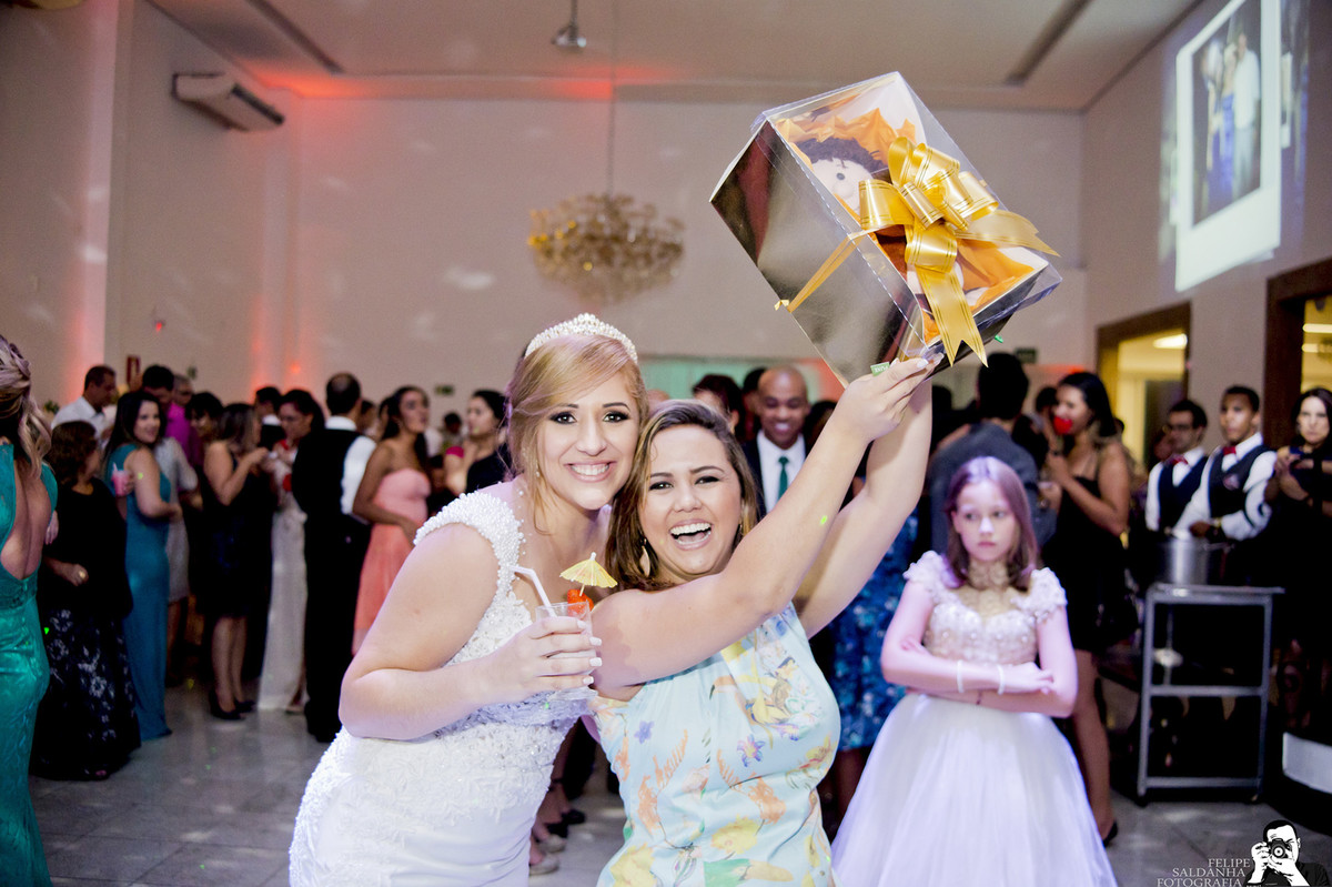 #fotografocasamentos #felipesaldanha #felipesaldanhafotografia #fotografobh #fotografobelohorizonte #fotografomg #trashthedress #ensaiocasal #savethedate #fotografocasamentos #igrejinhapampulha