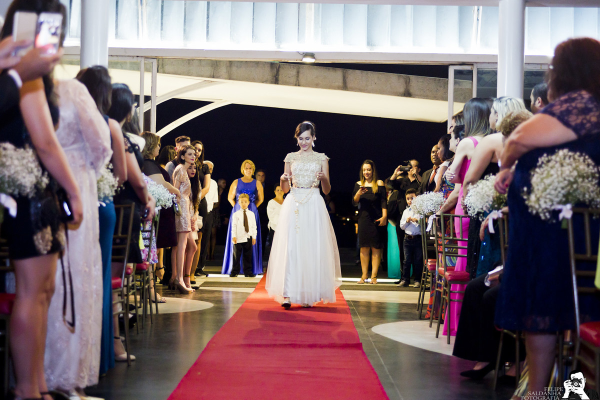 #fotografocasamentos #felipesaldanha #felipesaldanhafotografia #fotografobh #fotografobelohorizonte #fotografomg #trashthedress #ensaiocasal #savethedate #fotografocasamentos #igrejinhapampulha