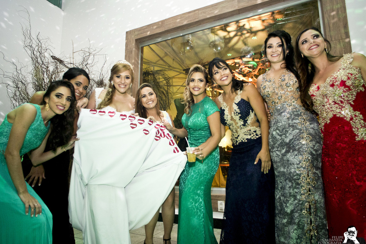 #fotografocasamentos #felipesaldanha #felipesaldanhafotografia #fotografobh #fotografobelohorizonte #fotografomg #trashthedress #ensaiocasal #savethedate #fotografocasamentos #igrejinhapampulha