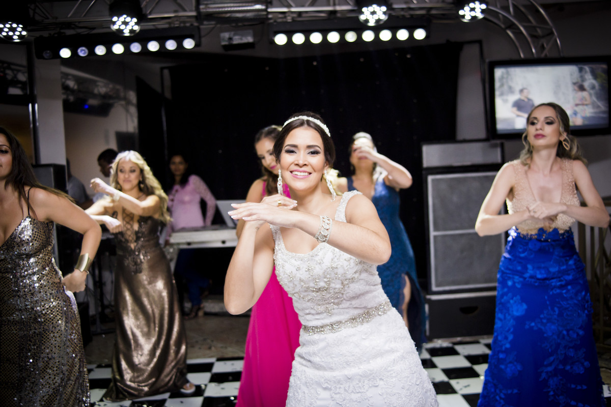 #fotografocasamentos #felipesaldanha #felipesaldanhafotografia #fotografobh #fotografobelohorizonte #fotografomg #trashthedress #ensaiocasal #savethedate #fotografocasamentos #casamentogovernador