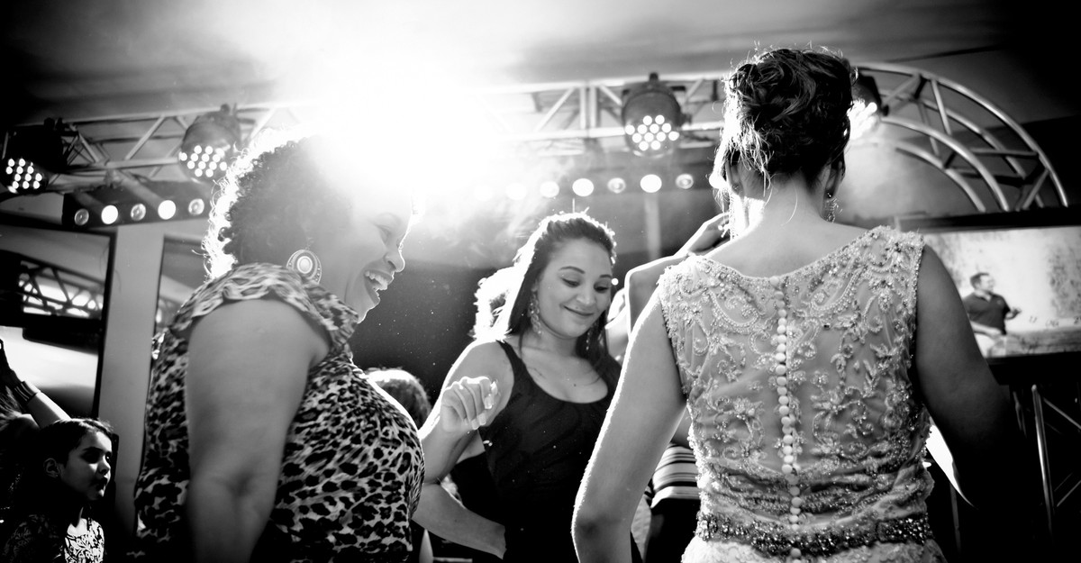 #fotografocasamentos #felipesaldanha #felipesaldanhafotografia #fotografobh #fotografobelohorizonte #fotografomg #trashthedress #ensaiocasal #savethedate #fotografocasamentos #casamentogovernador