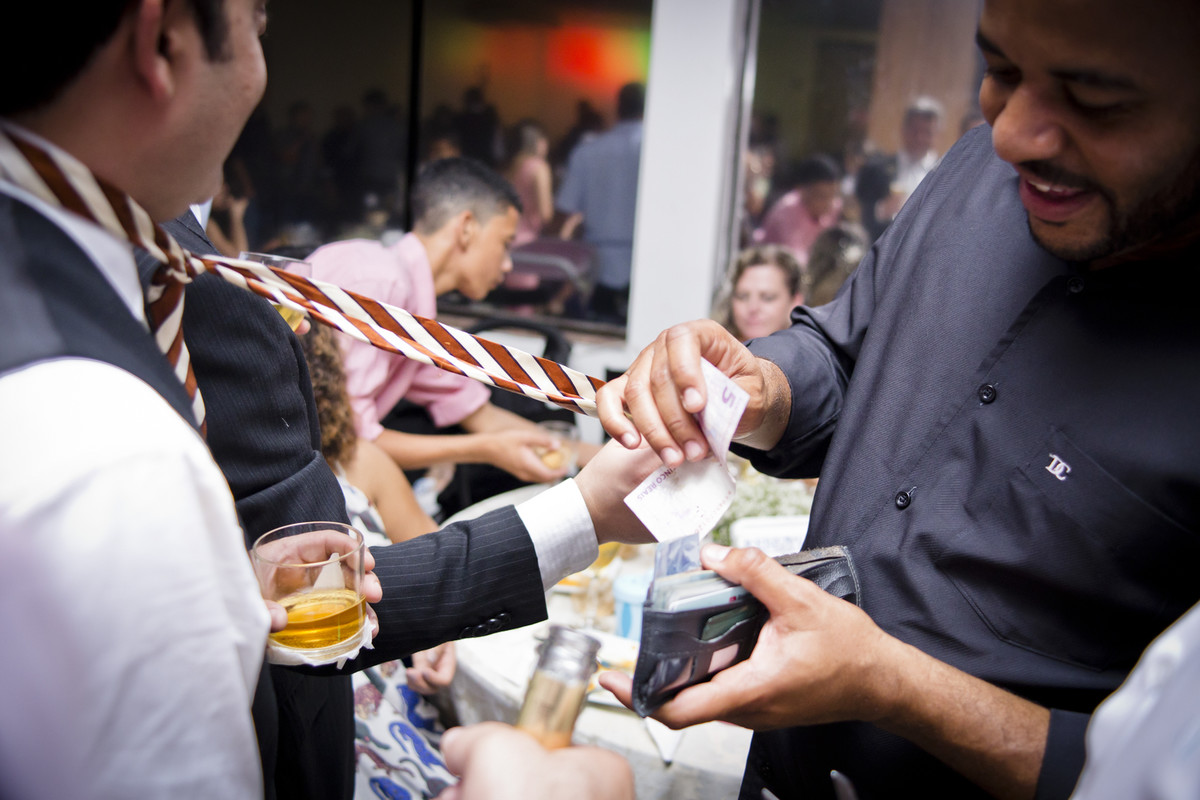 #fotografocasamentos #felipesaldanha #felipesaldanhafotografia #fotografobh #fotografobelohorizonte #fotografomg #trashthedress #ensaiocasal #savethedate #fotografocasamentos #casamentogovernador