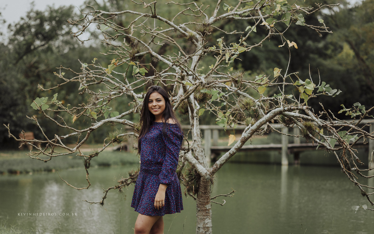 ensaio book de 15 anos da Thalia no jardim botânico em porto alegre por Kevin Medeiros fotógrafo de Canoas rs