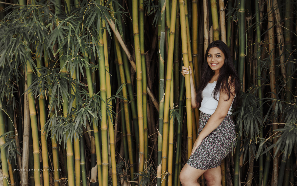 ensaio book de 15 anos da Thalia no jardim botânico em porto alegre por Kevin Medeiros fotógrafo de Canoas rs