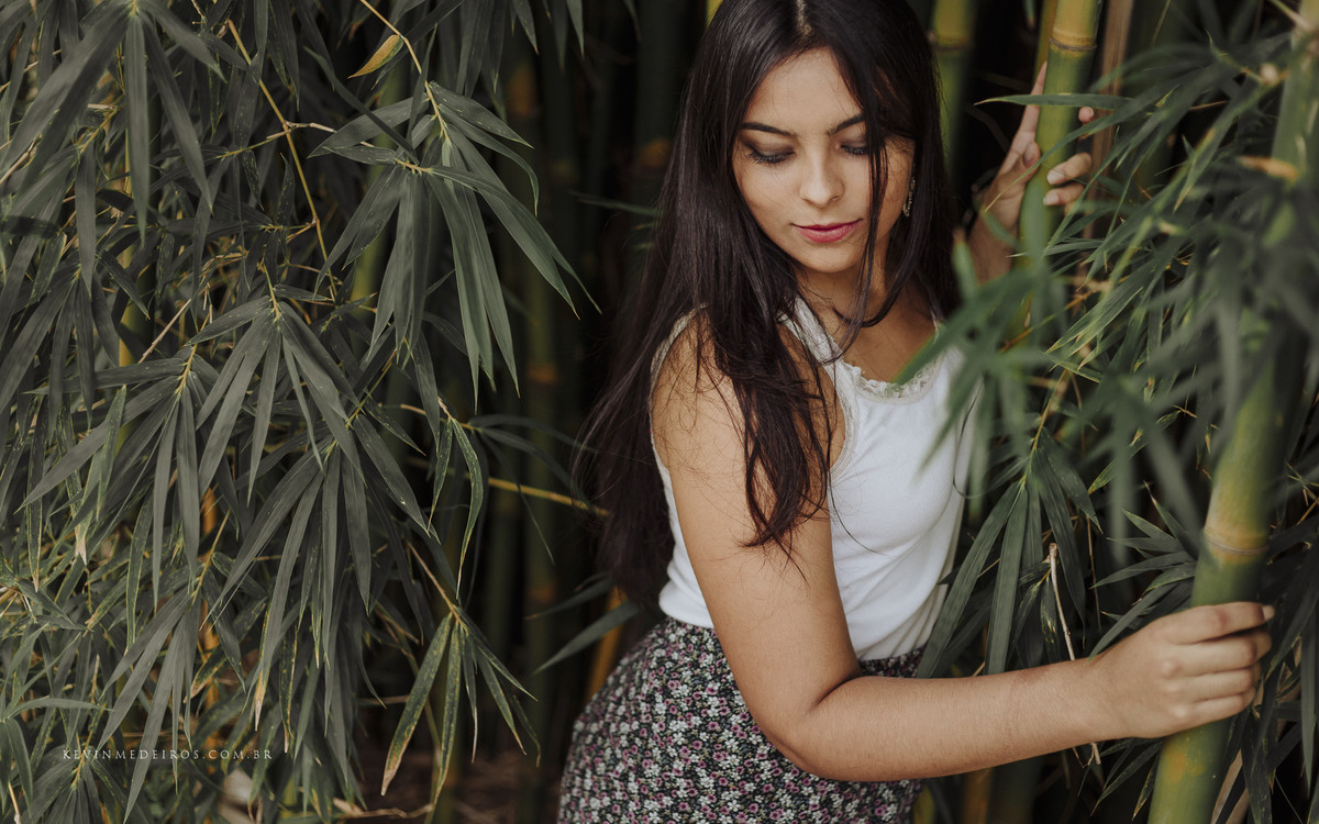 ensaio book de 15 anos da Thalia no jardim botânico em porto alegre por Kevin Medeiros fotógrafo de Canoas rs