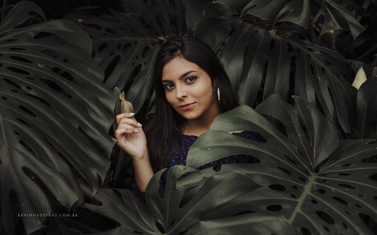 ensaio book de 15 anos da Thalia no jardim botânico em porto alegre por Kevin Medeiros fotógrafo de Canoas rs