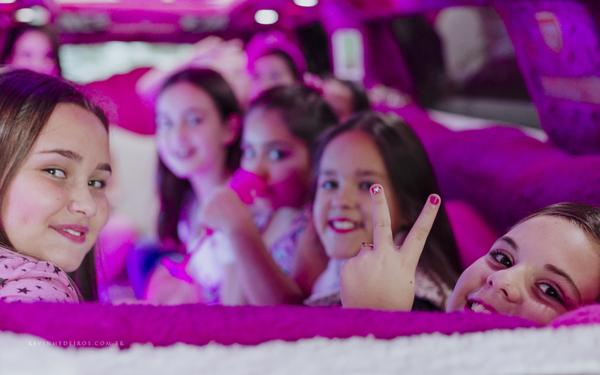 Festa de aniversário da Isabelle 11 anos com a King Limousines por Kevin Medeiros fotógrafo de Canoas, Porto Alegre e RS