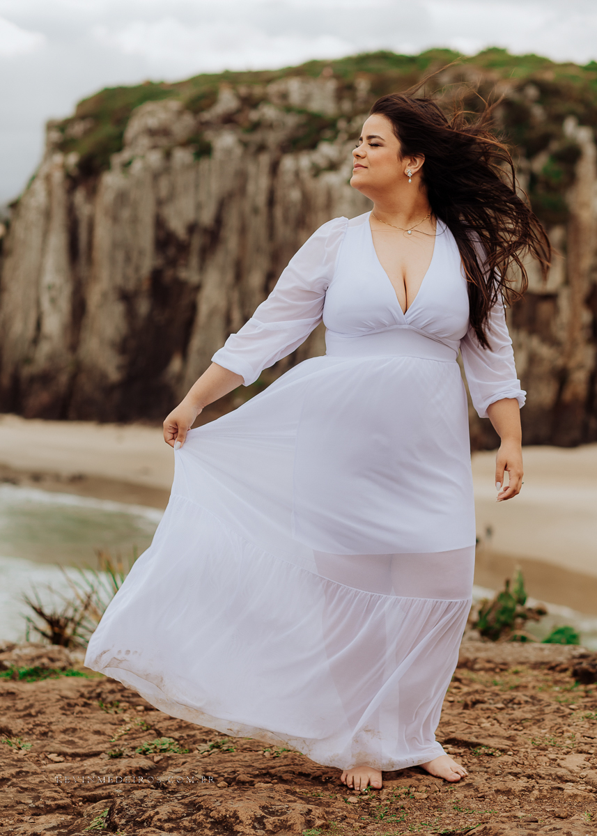 Ensaio externo pré casamento wedding na praia, mar e verão, parque praia da guarita em Torres, litoral norte por Kevin Medeiros fotógrafo em Canoas, porto alegre e RS