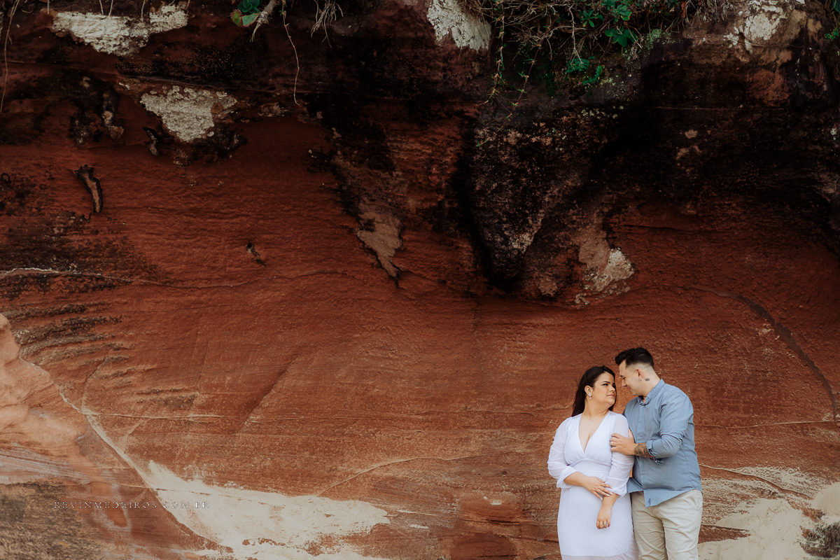 Ensaio externo pré casamento wedding na praia, mar e verão, parque praia da guarita em Torres, litoral norte por Kevin Medeiros fotógrafo em Canoas, porto alegre e RS
