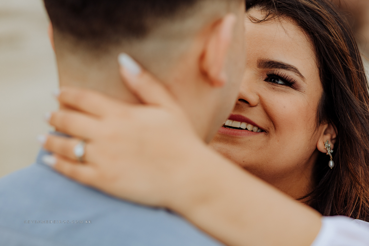 Ensaio externo pré casamento wedding na praia, mar e verão, parque praia da guarita em Torres, litoral norte por Kevin Medeiros fotógrafo em Canoas, porto alegre e RS