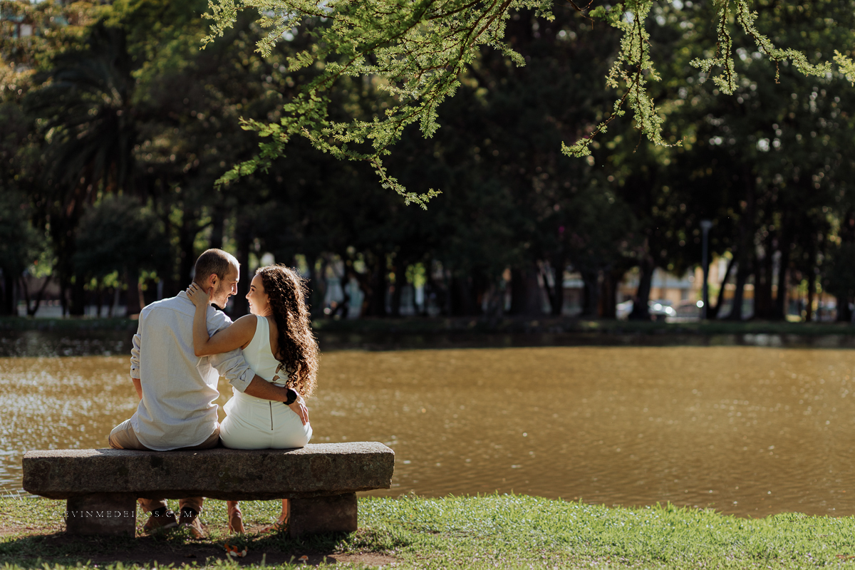 Ensaio pré casamento externo wedding no parque da Redenção e Santuário mãe de Deus Suelen e Thiago por Kevin Medeiros fotógrafo canoas e porto alegre RS