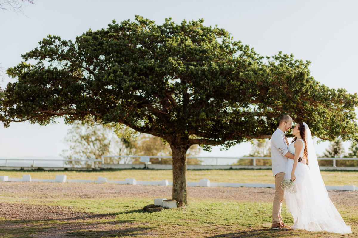 Ensaio pré casamento externo wedding no parque da Redenção e Santuário mãe de Deus Suelen e Thiago por Kevin Medeiros fotógrafo canoas e porto alegre RS