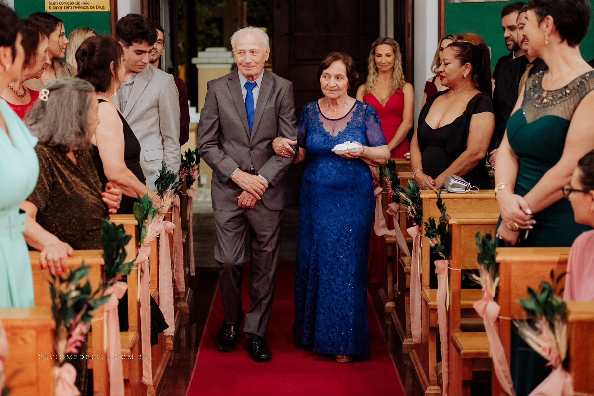 Cerimônia de casamento wedding na Capela Nosso Senhor do Bomfim suelen e thiago por kevin medeiros fotógrafo em porto alegre, canoas e rs