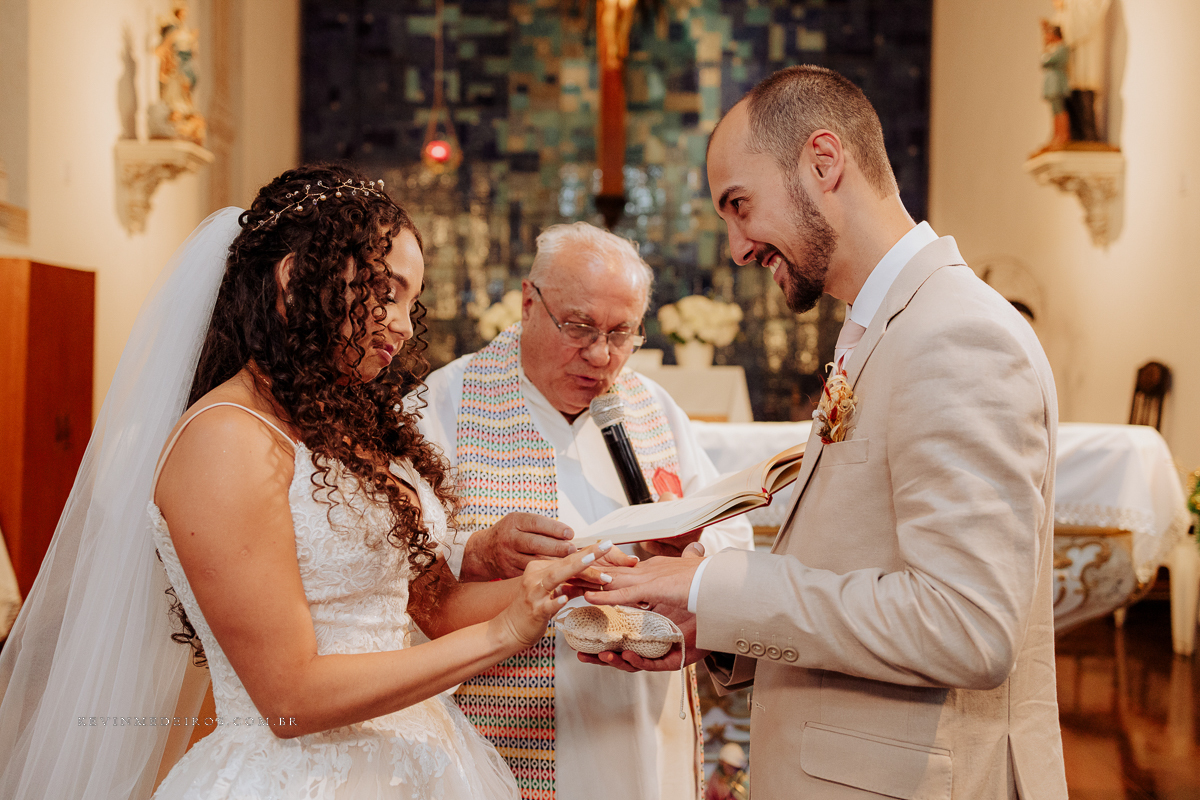 Cerimônia de casamento wedding na Capela Nosso Senhor do Bomfim suelen e thiago por kevin medeiros fotógrafo em porto alegre, canoas e rs