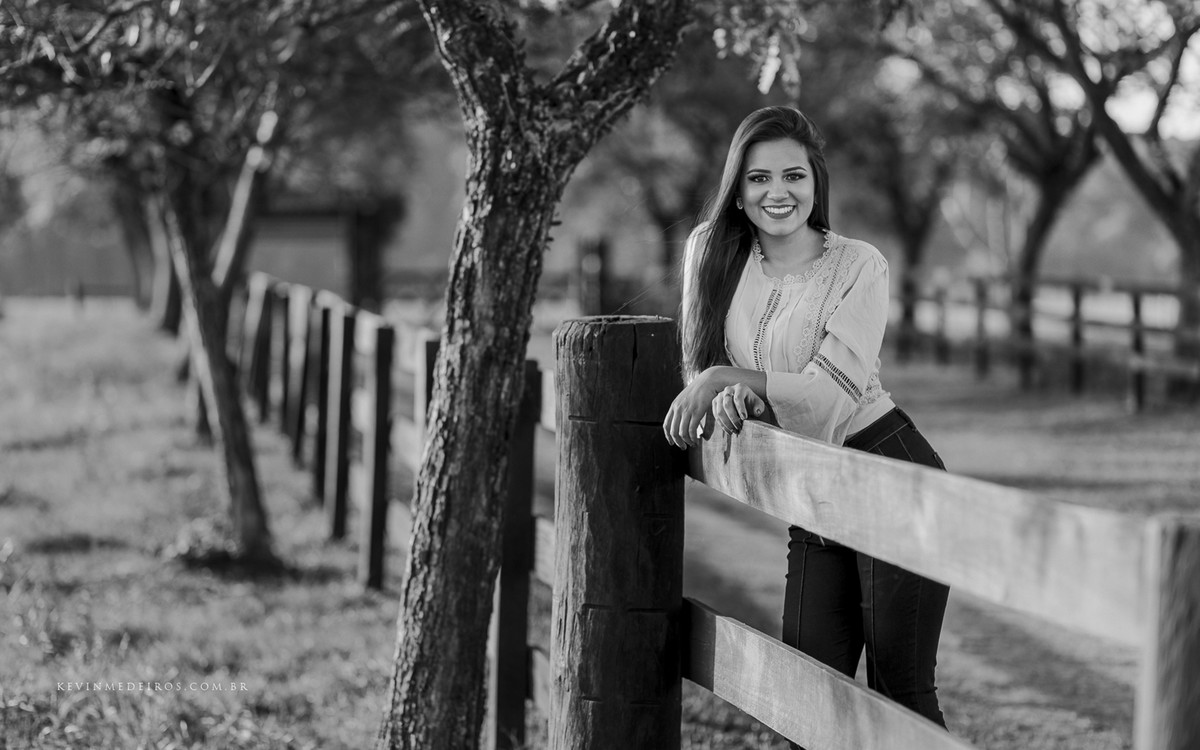 Ensaio feminino externo da Isabela D'Ávila realizado na Prainha Carlos Larger e Aqueduto de Candelária RS por Kevin Medeiros, fotógrafo/fotografia de Candelária, Canoas, Porto Alegre e região
