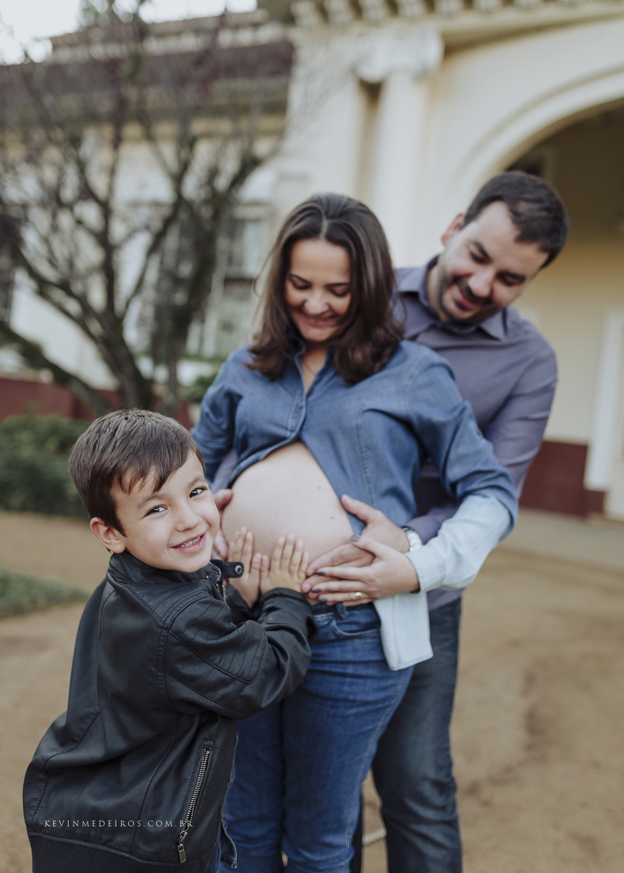 Ensaio book gestante à espera de Lucas realizado na praça dmae em porto alegre por kevin medeiros fotógrafo de canoas e região metropolitana rs