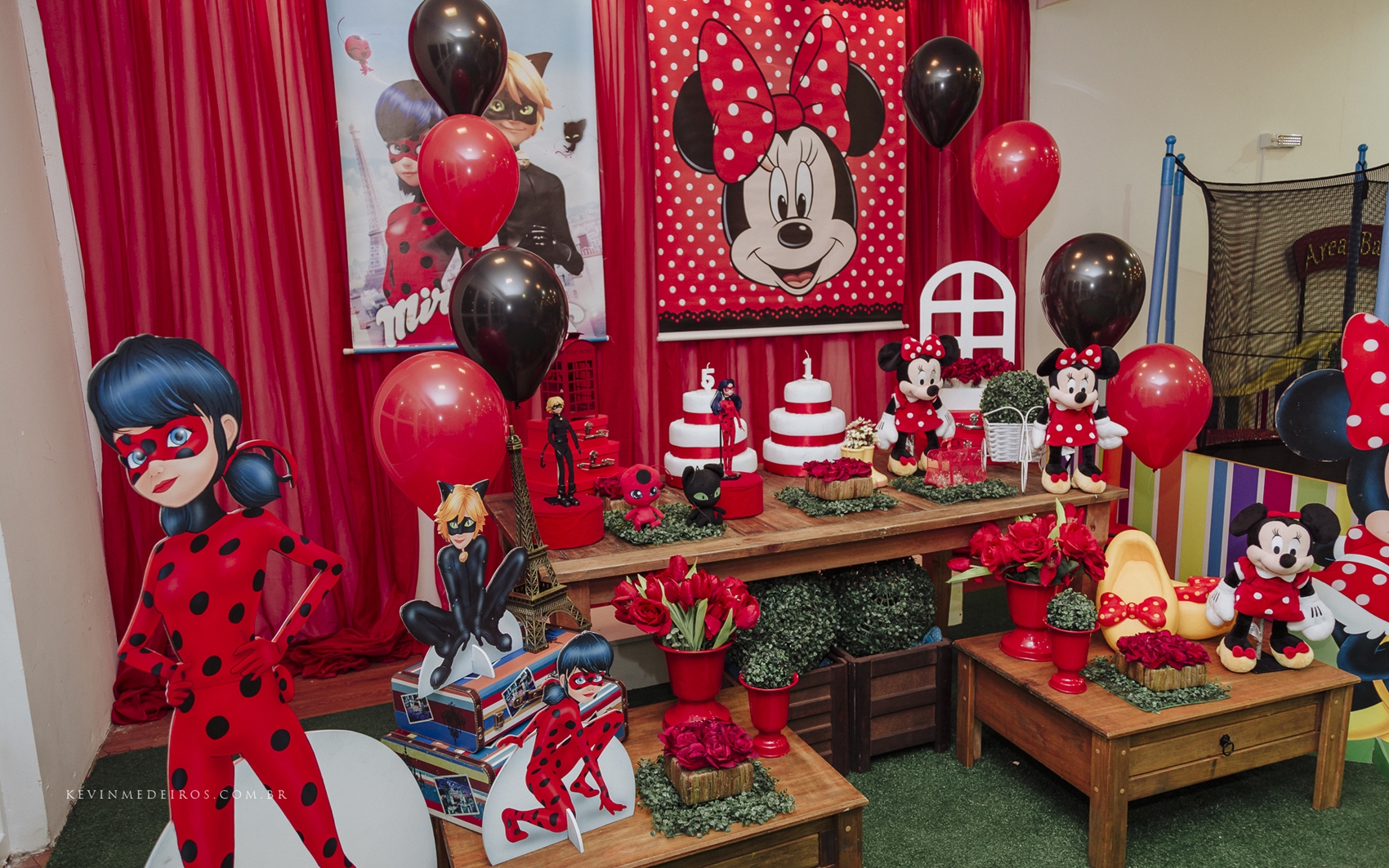 Festa infantil de aniversário da Luiza e da Laura completando 5 e 1 aninho na Casa de Festas Brincalhão Menino Deus em Porto Alegre por Kevin Medeiros, fotógrafo de Canoas e região metropolitana