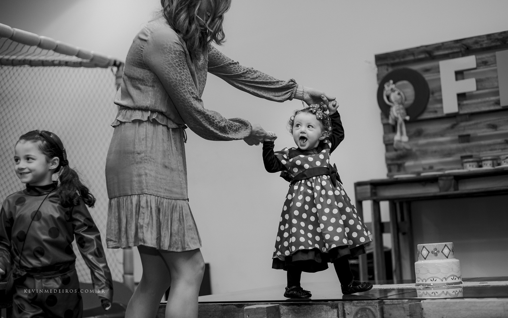 Festa infantil de aniversário da Luiza e da Laura completando 5 e 1 aninho na Casa de Festas Brincalhão Menino Deus em Porto Alegre por Kevin Medeiros, fotógrafo de Canoas e região metropolitana
