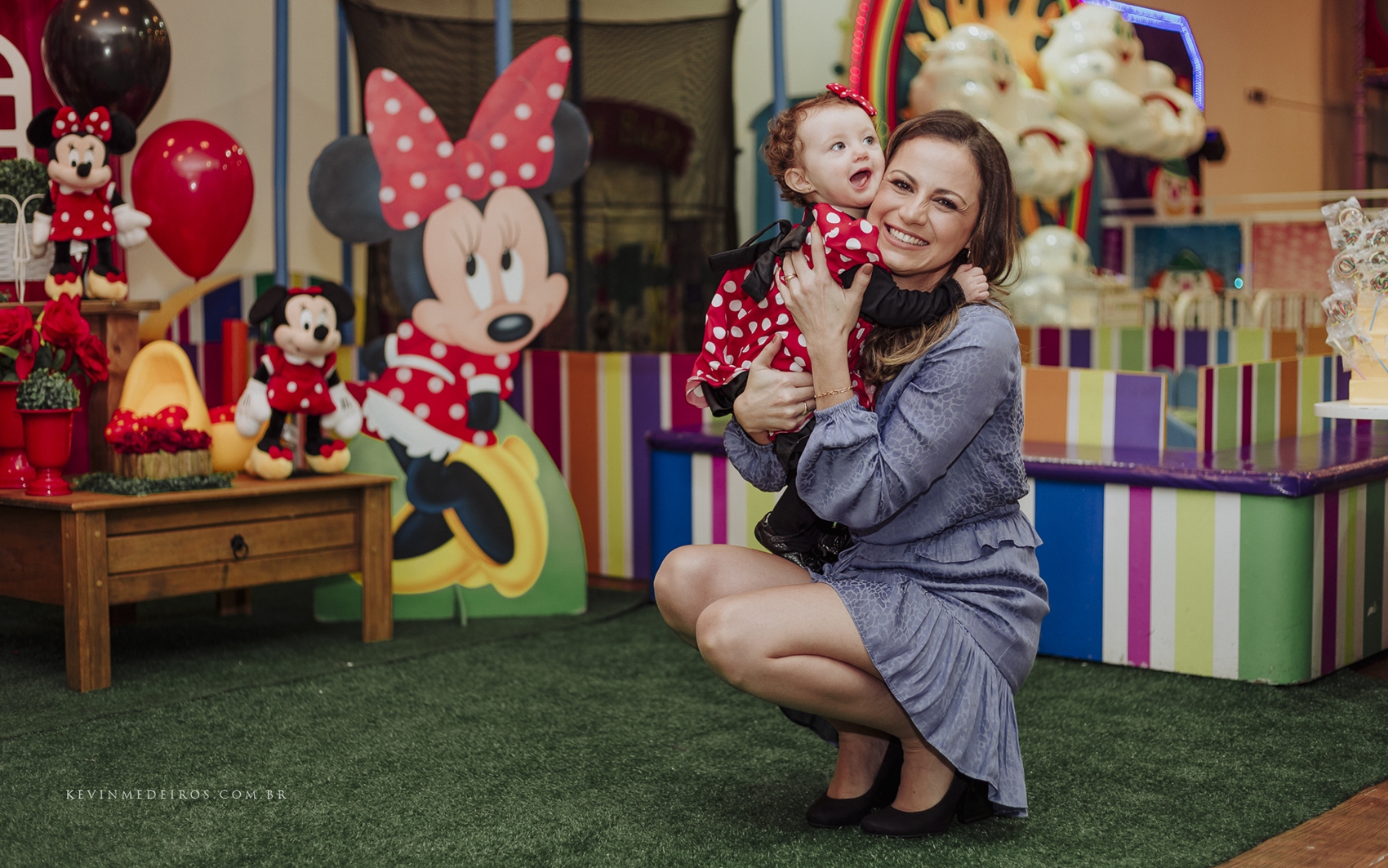 Festa infantil de aniversário da Luiza e da Laura completando 5 e 1 aninho na Casa de Festas Brincalhão Menino Deus em Porto Alegre por Kevin Medeiros, fotógrafo de Canoas e região metropolitana
