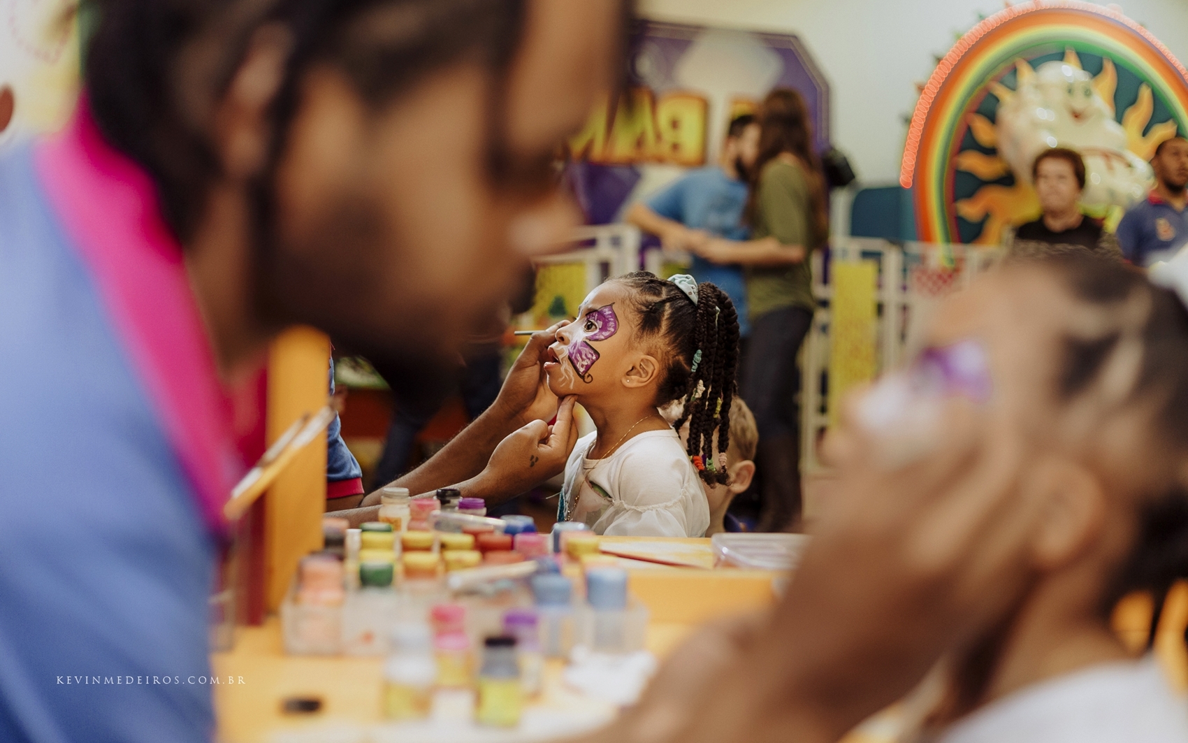 Festa infantil de aniversário da Luiza e da Laura completando 5 e 1 aninho na Casa de Festas Brincalhão Menino Deus em Porto Alegre por Kevin Medeiros, fotógrafo de Canoas e região metropolitana