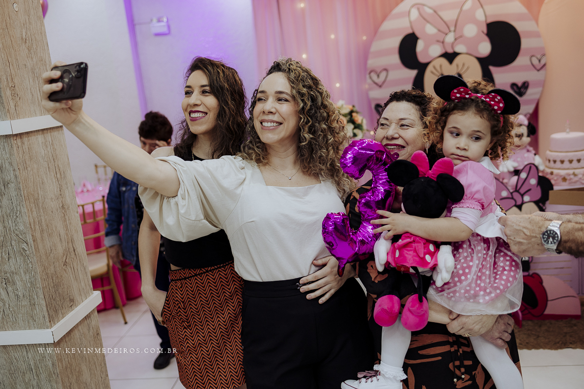 Festa infantil aniversário da Eva 3 anos no Gran Fiesta I e II com decoração minnie por Kevin Medeiros fotógrafo fotografia em Canoas RS